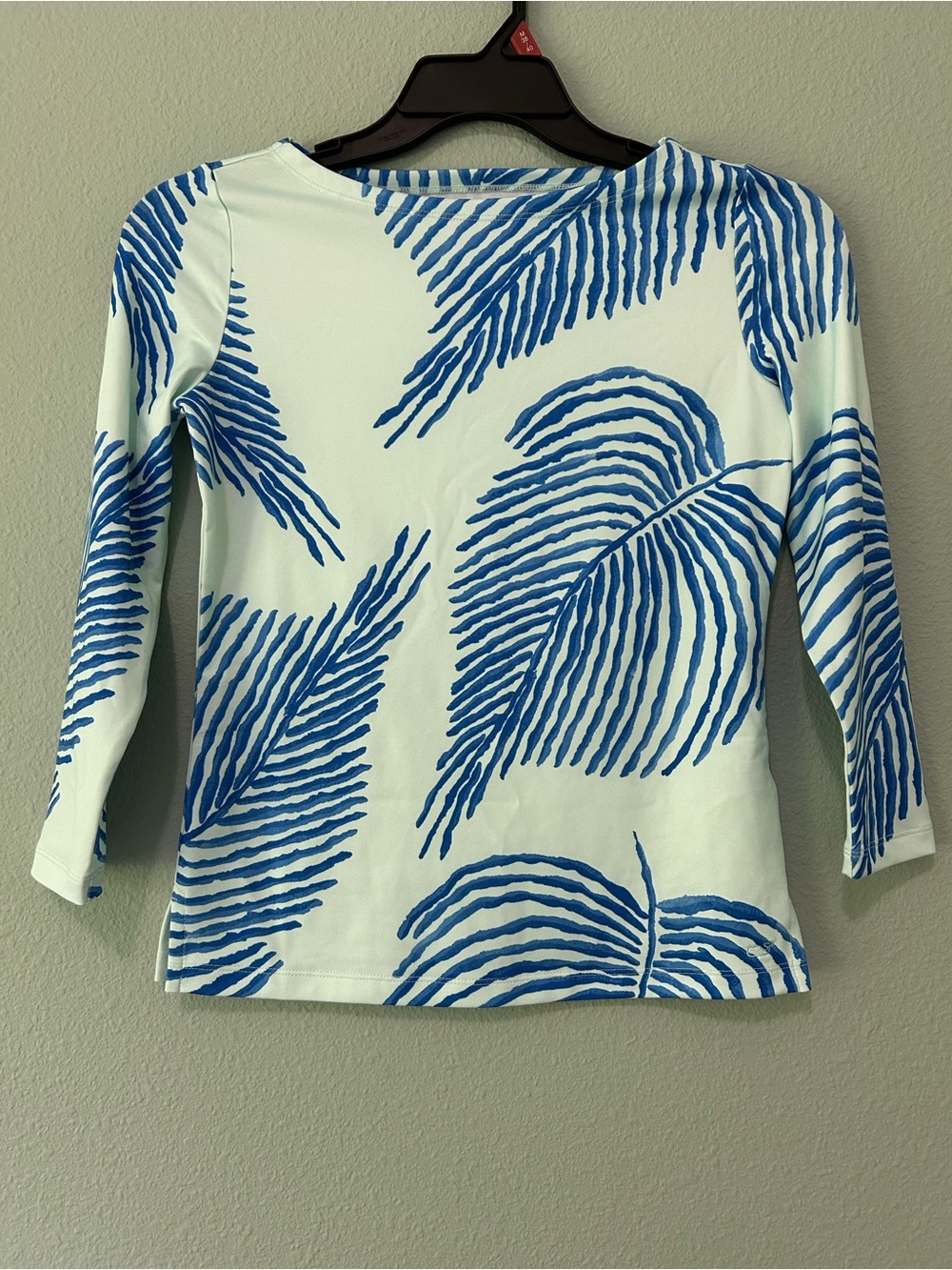 Vineyard Vines White Long-Sleeve Top with Blue Palm Print